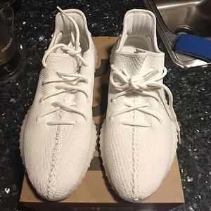 Yeezy V2 Cream size 11